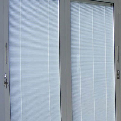 電動(dòng)內(nèi)置蜂巢簾中空玻璃